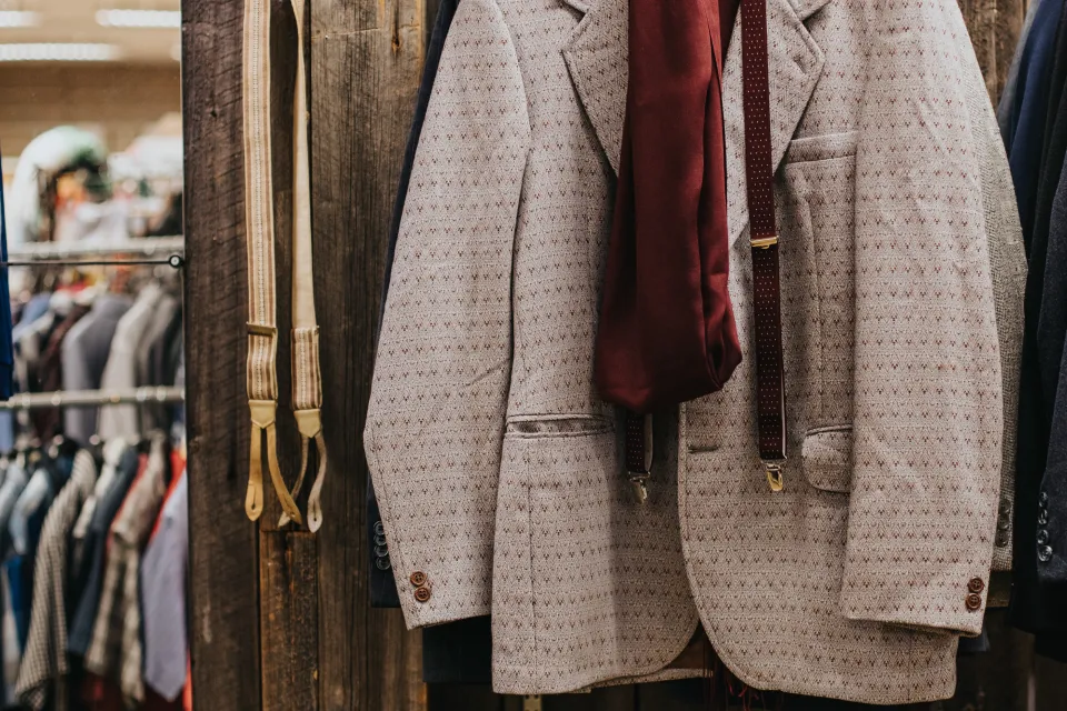 Second hand kläder i butik